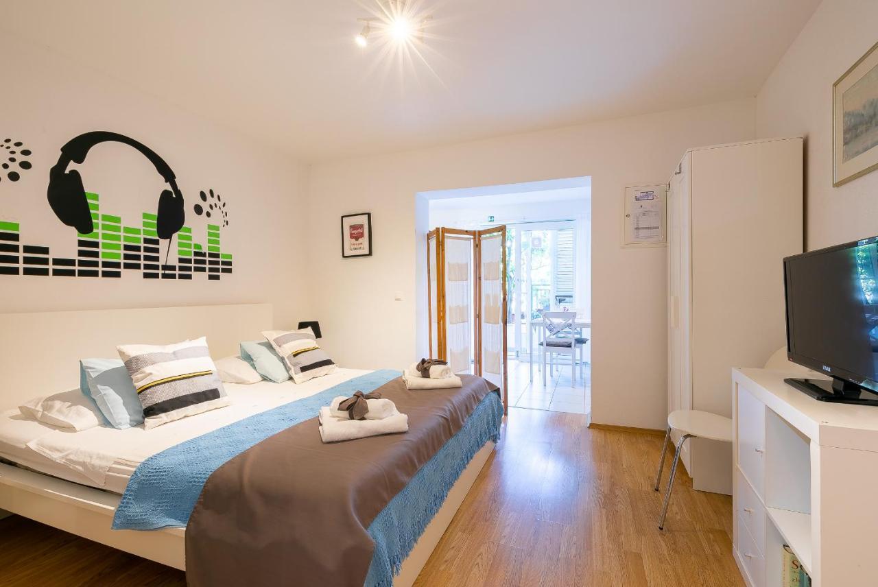 Apartments Karisima Korcula Town Exterior photo